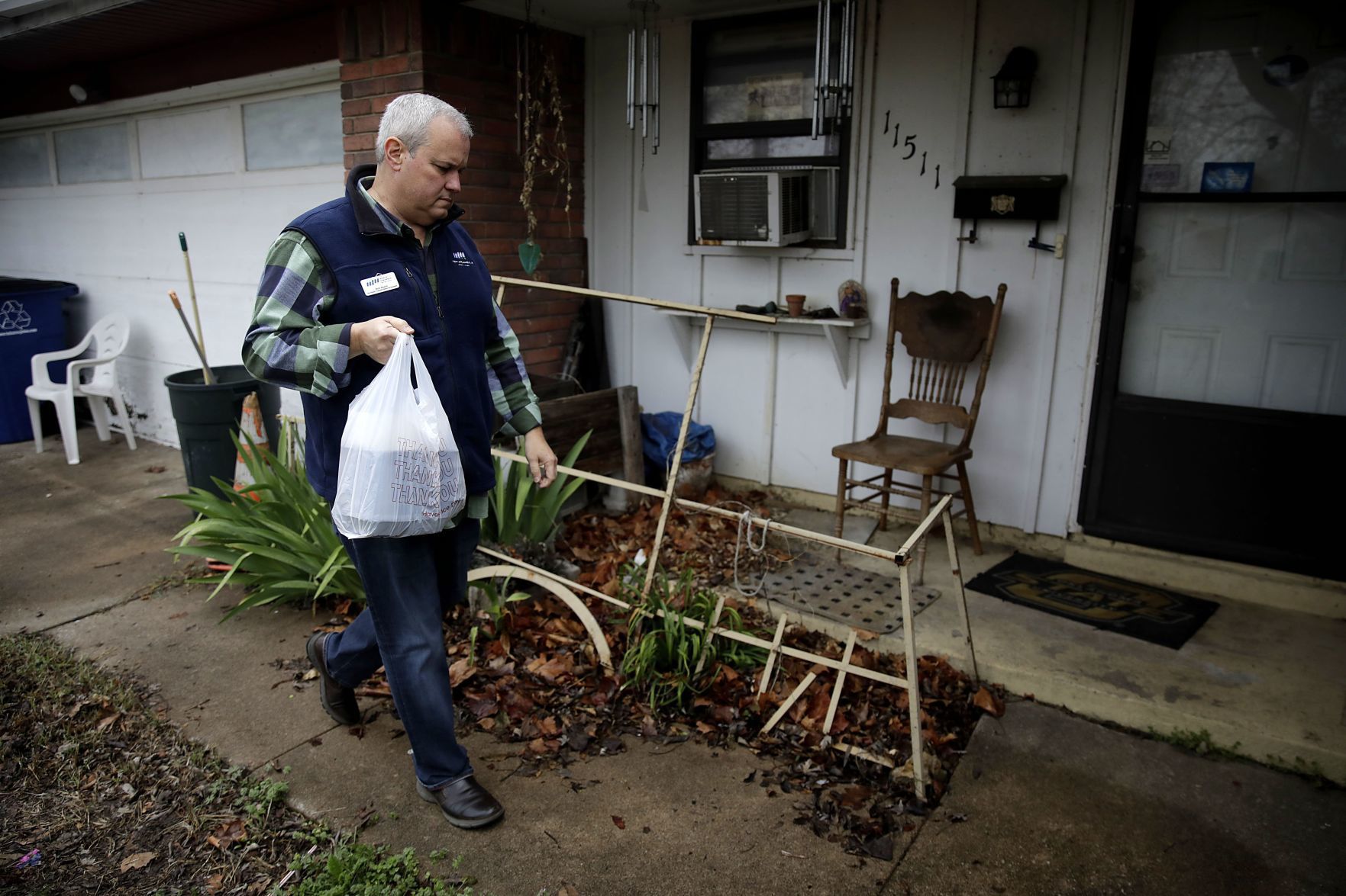 Look for the helpers: Meals on Wheels